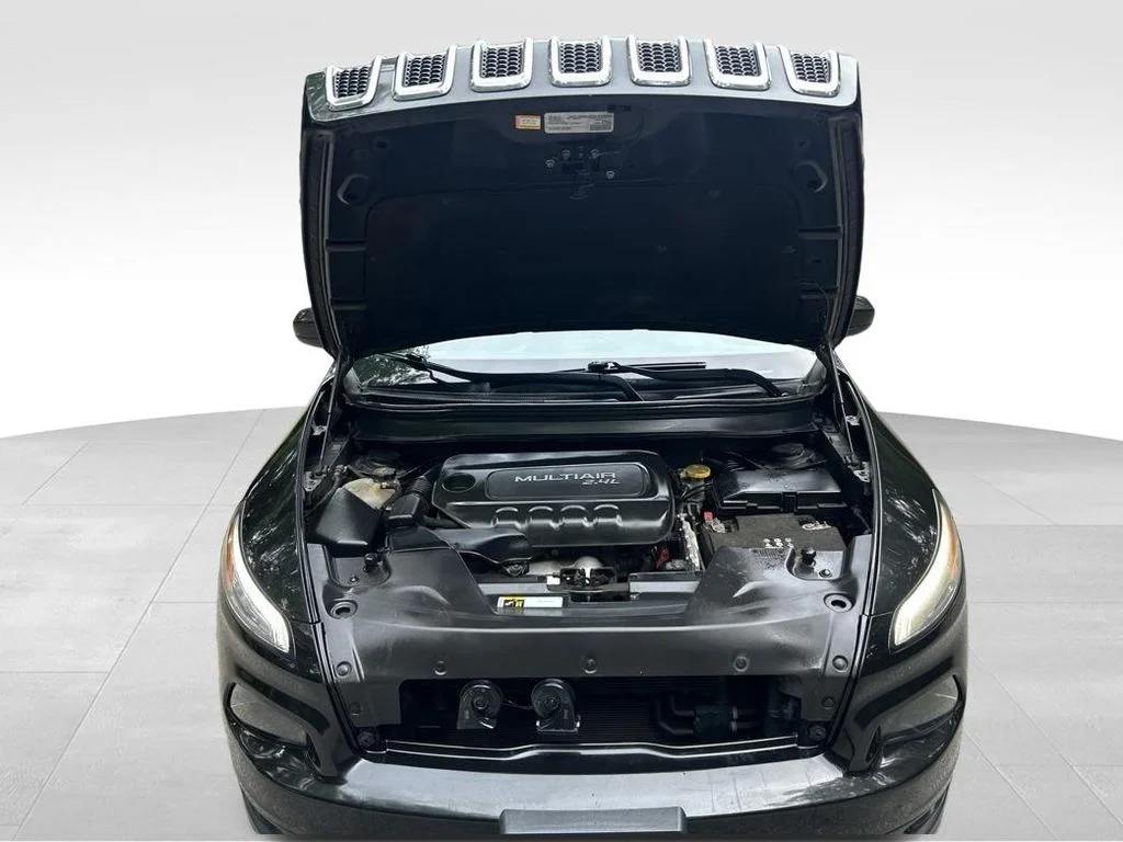 Used 2016 Black Jeep Latitude image 13