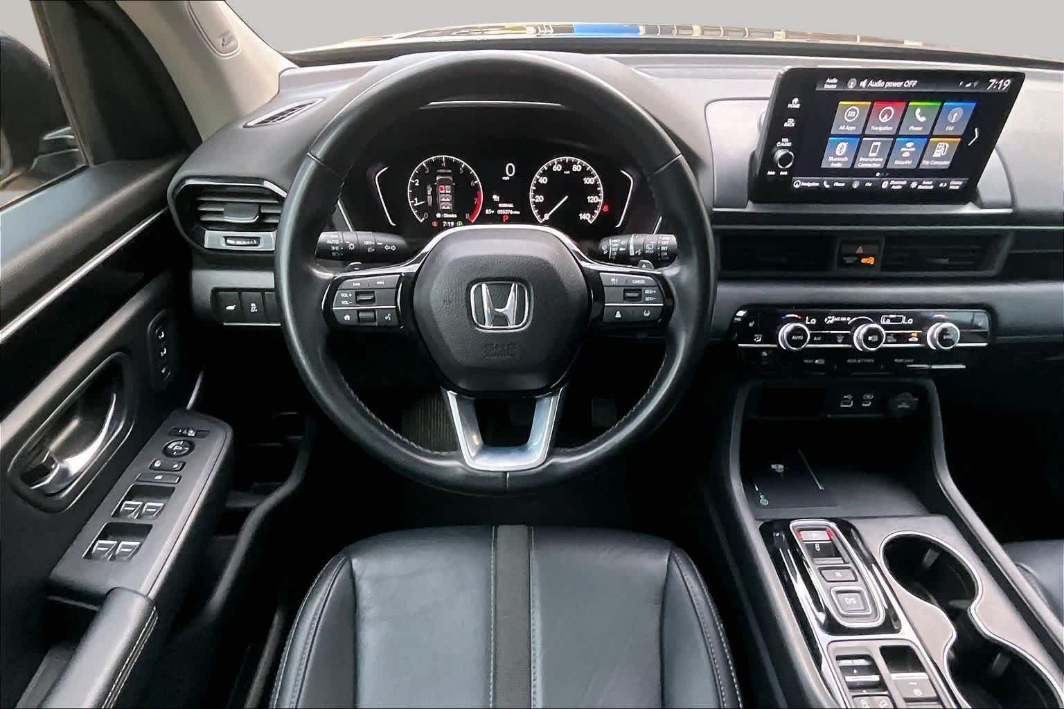 Used 2025 Crystal Black Pearl Honda Touring image 6