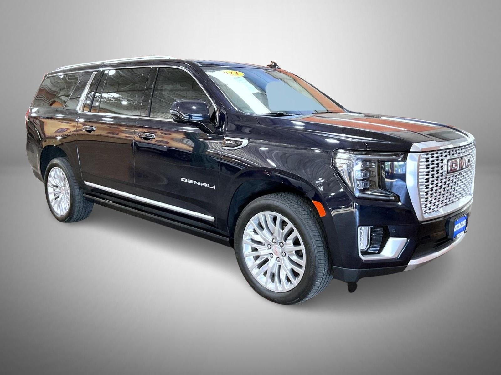 Used 2023 Blue GMC Denali image 3