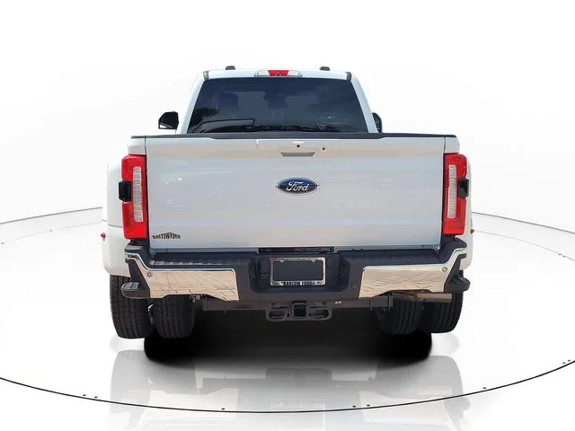 New 2026 Oxford White Ford Lariat image 6