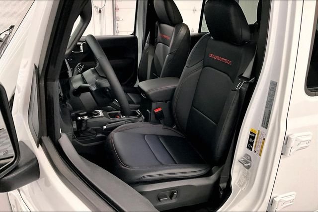 Used 2026 Bright White Clearcoat Jeep Rubicon X image 21