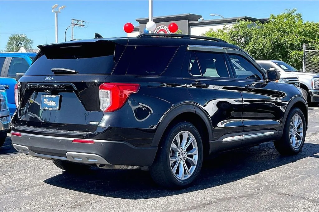 Certified Used 2020 Black Metallic Ford XLT image 12