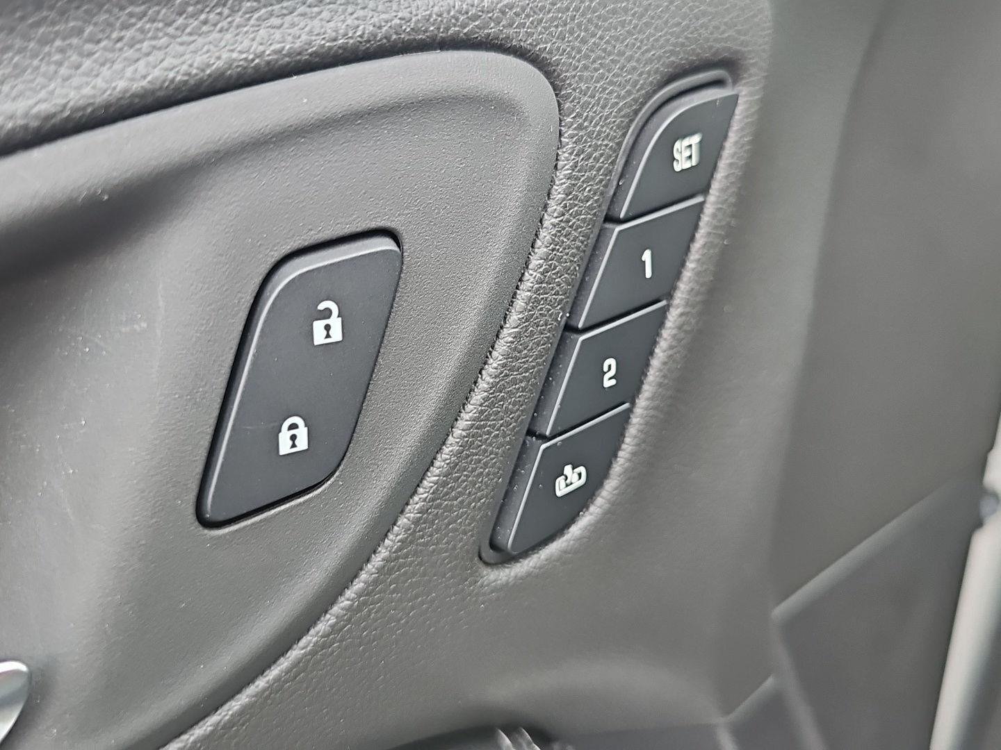 Used 2022 White Frost Tricoat Buick Essence image 22