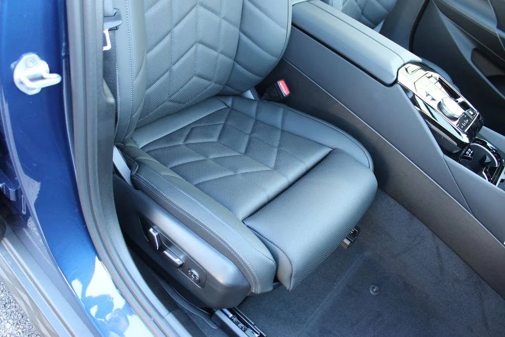 2026 BMW 5 Series 530i - Photo 27