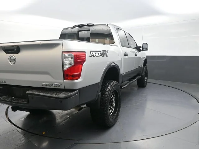 Used 2018 Silver Nissan PRO-4X image 8