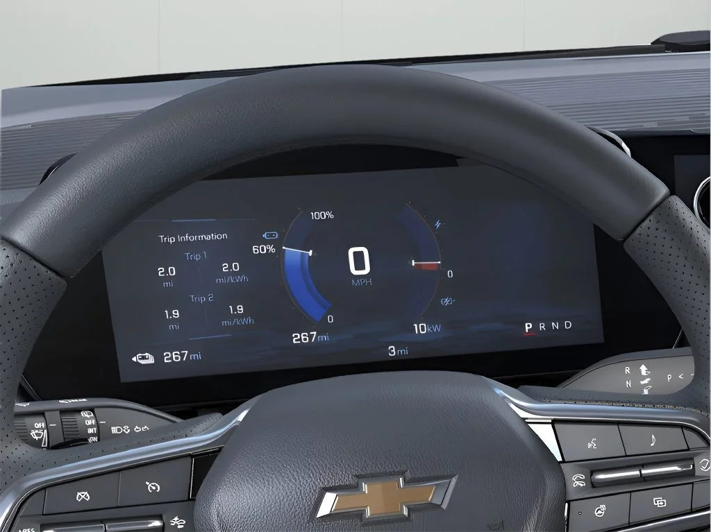 Used 2025 Summit White Chevrolet LT image 19