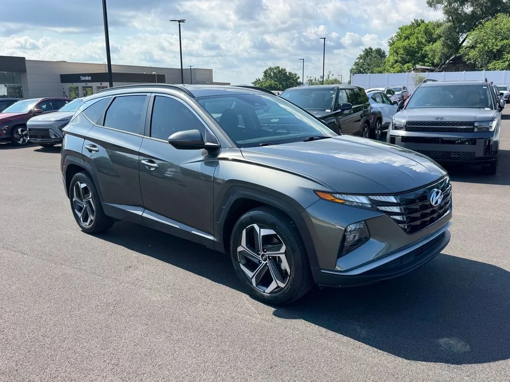Used 2022 Gray Hyundai SEL image 2