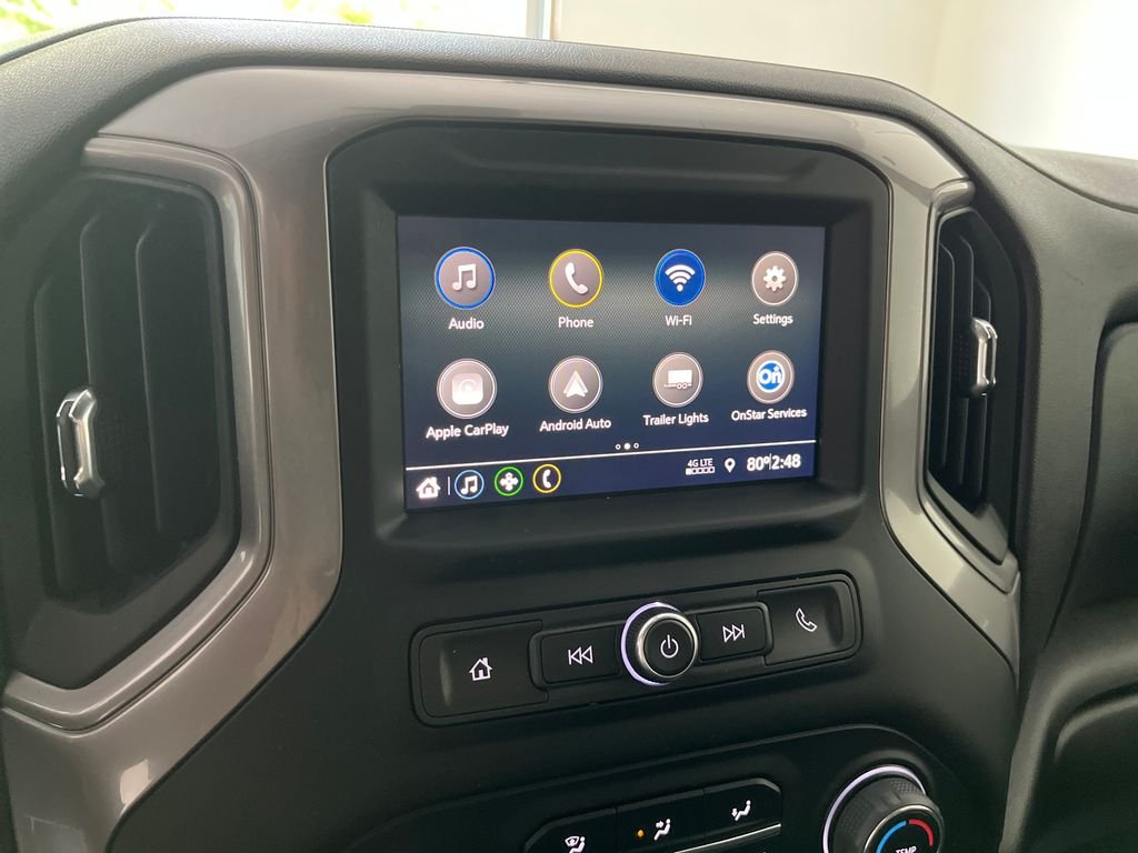 Used 2022 White Chevrolet Custom image 22