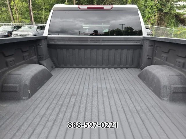 Used 2022 Quicksilver Metallic GMC SLE image 17
