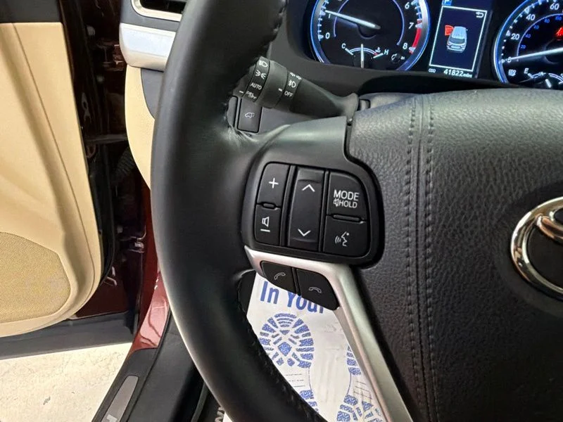 Used 2017 Red Toyota Limited image 26