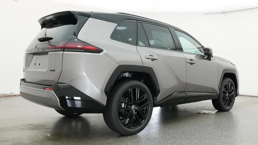 New 2026 Meteor Shower with Midnight Black Metallic roof Toyota XSE image 17