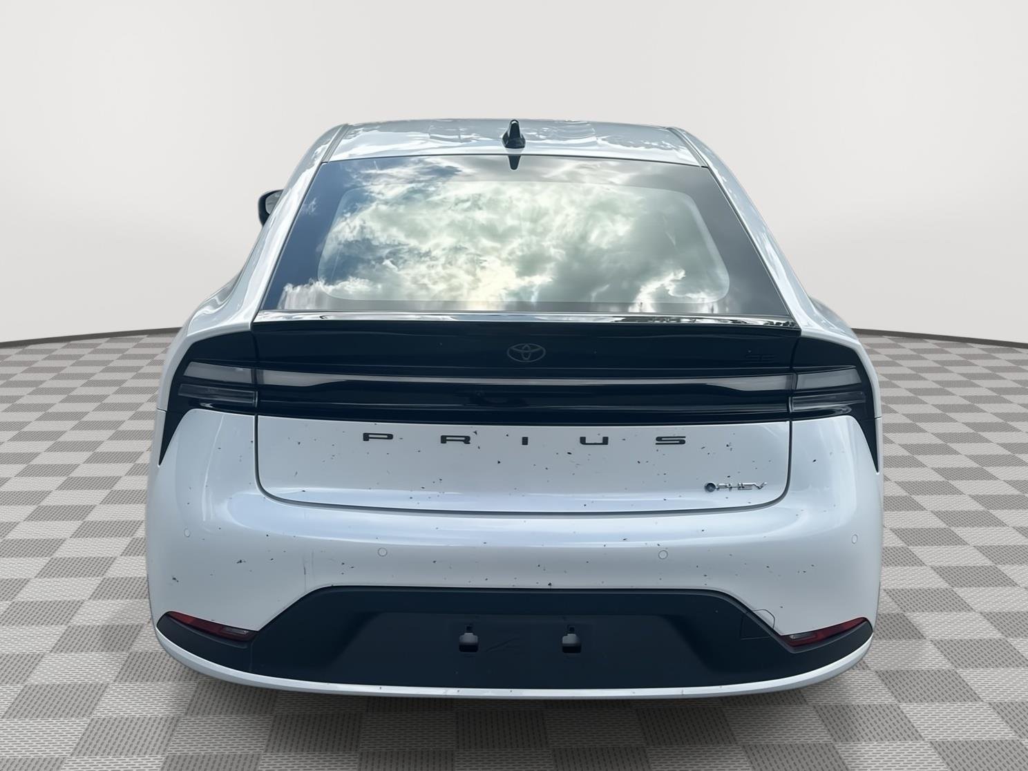 2026 Toyota Prius Plug-in Hybrid SE - Photo 6