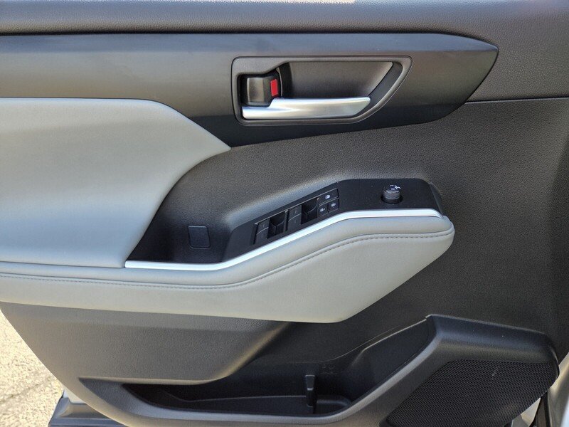 Used 2025 Silver Toyota XLE image 26