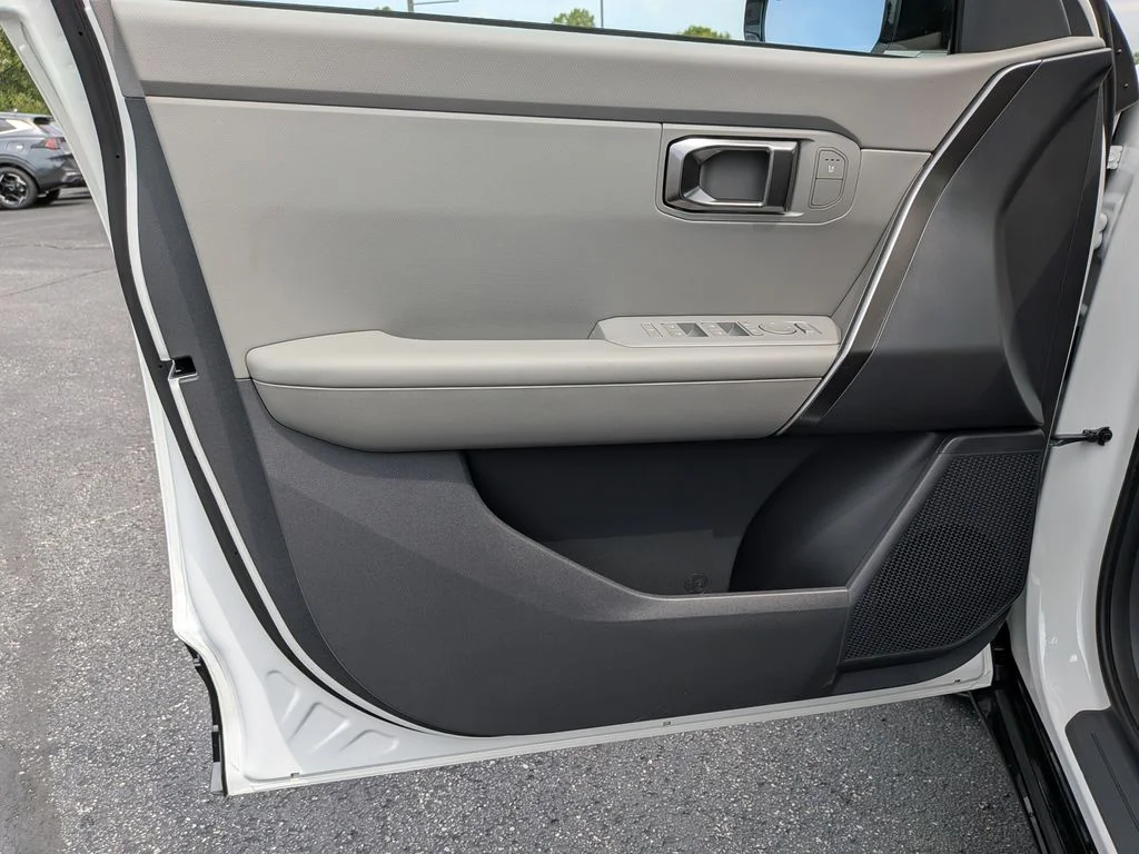 New 2027 Snow White Pearl Kia X-Line S image 40