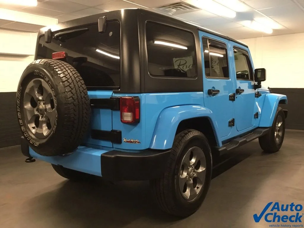 Used 2018 Blue Jeep Unlimited Sahara image 10