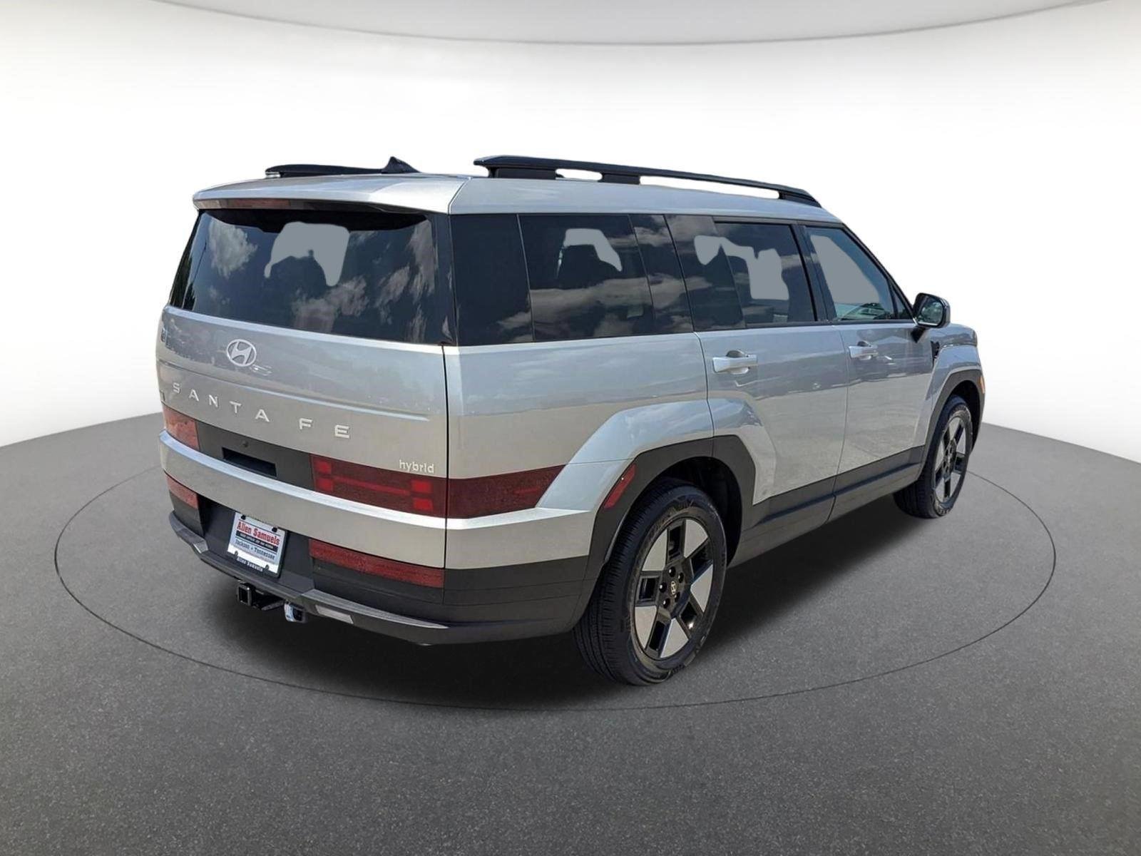 New 2026 Shimmering Silver Hyundai SEL image 4