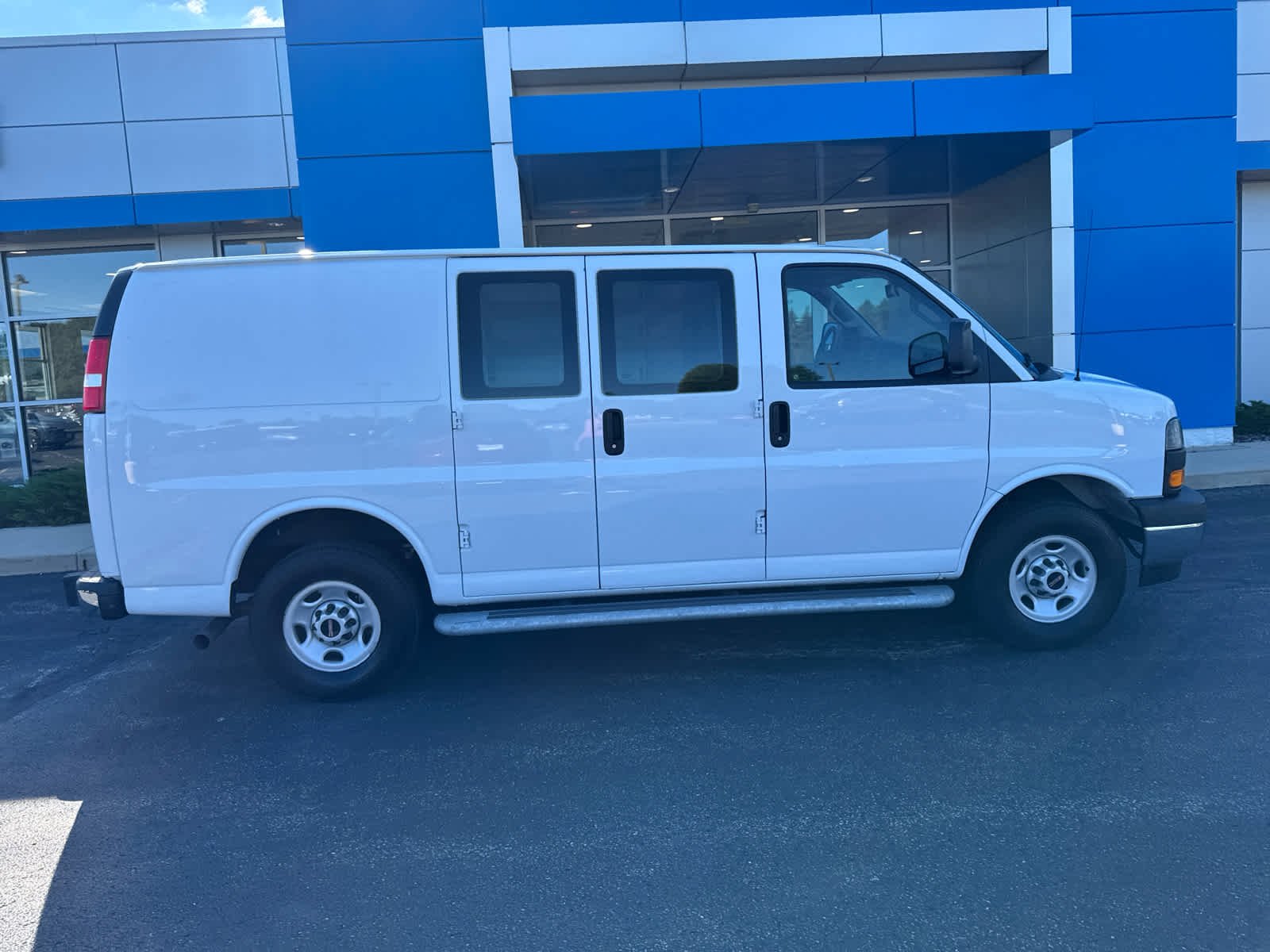 2024 GMC Savana Cargo Work Van - Photo 3