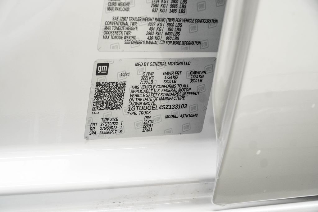 Used 2025 White GMC Denali image 44