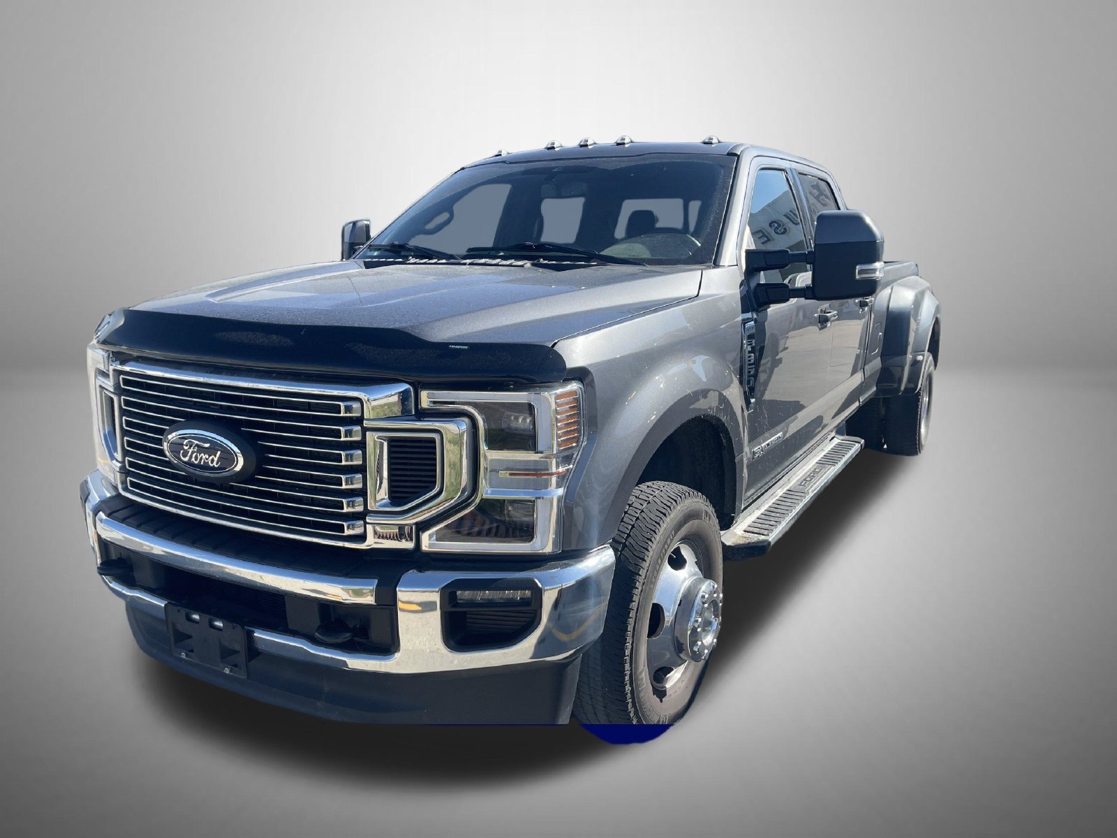 Used 2022 Gray Metallic Ford Lariat image 1