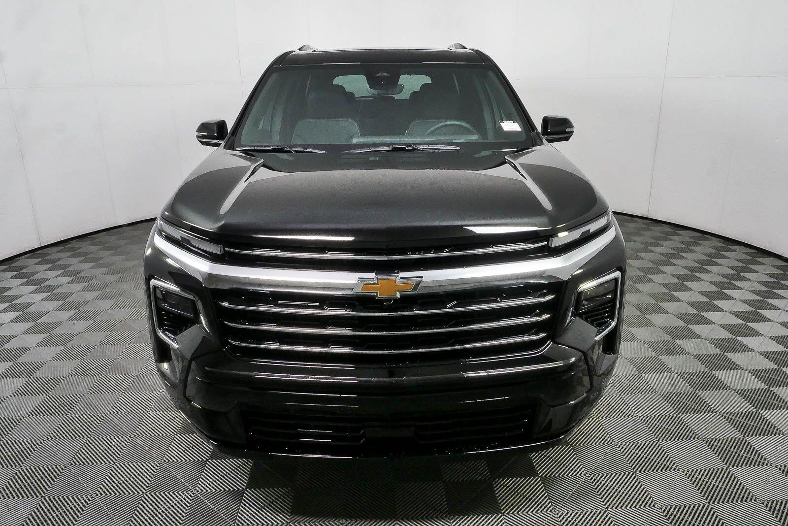 New 2026 Mosaic Black Metallic Chevrolet High Country image 38