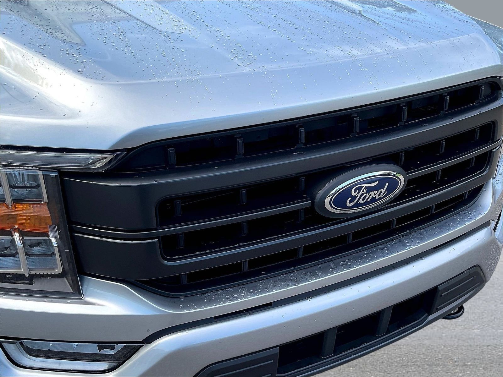 Used 2022 Silver Ford Lariat image 35