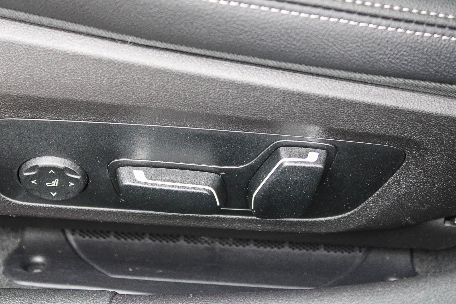 Used 2026 Alpine White BMW 330i NA image 19
