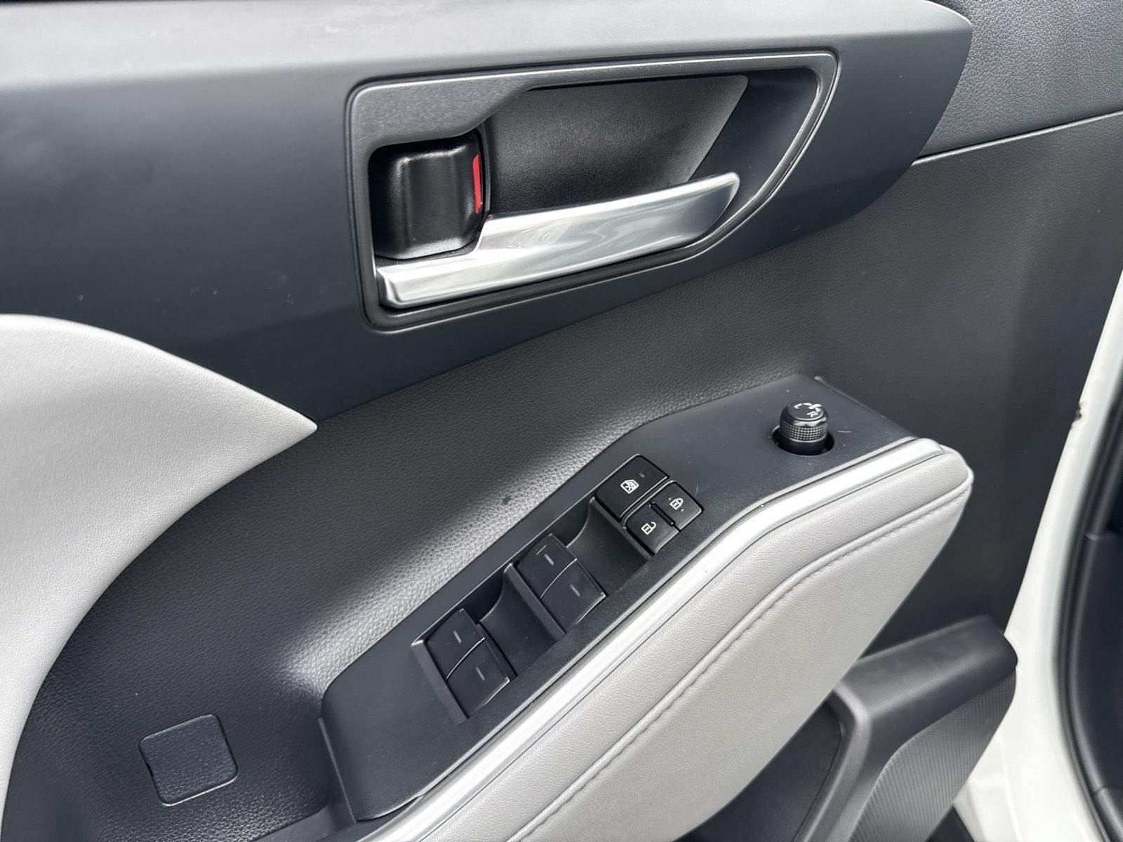 Used 2023 Wind Chill Pearl Toyota XLE image 17