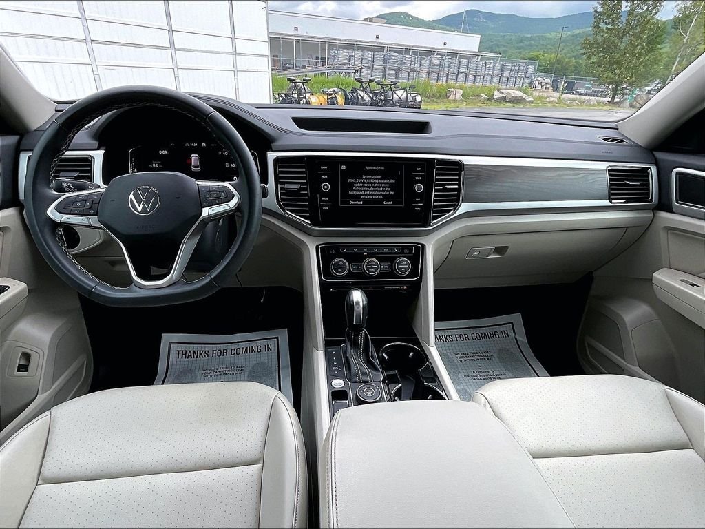 Used 2023 Pure White Volkswagen 3.6L V6 SE w/Technology image 22