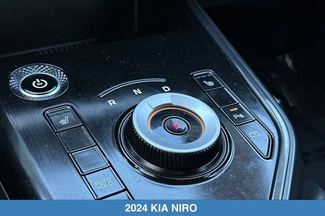 Used 2024 Black Kia Wind image 24