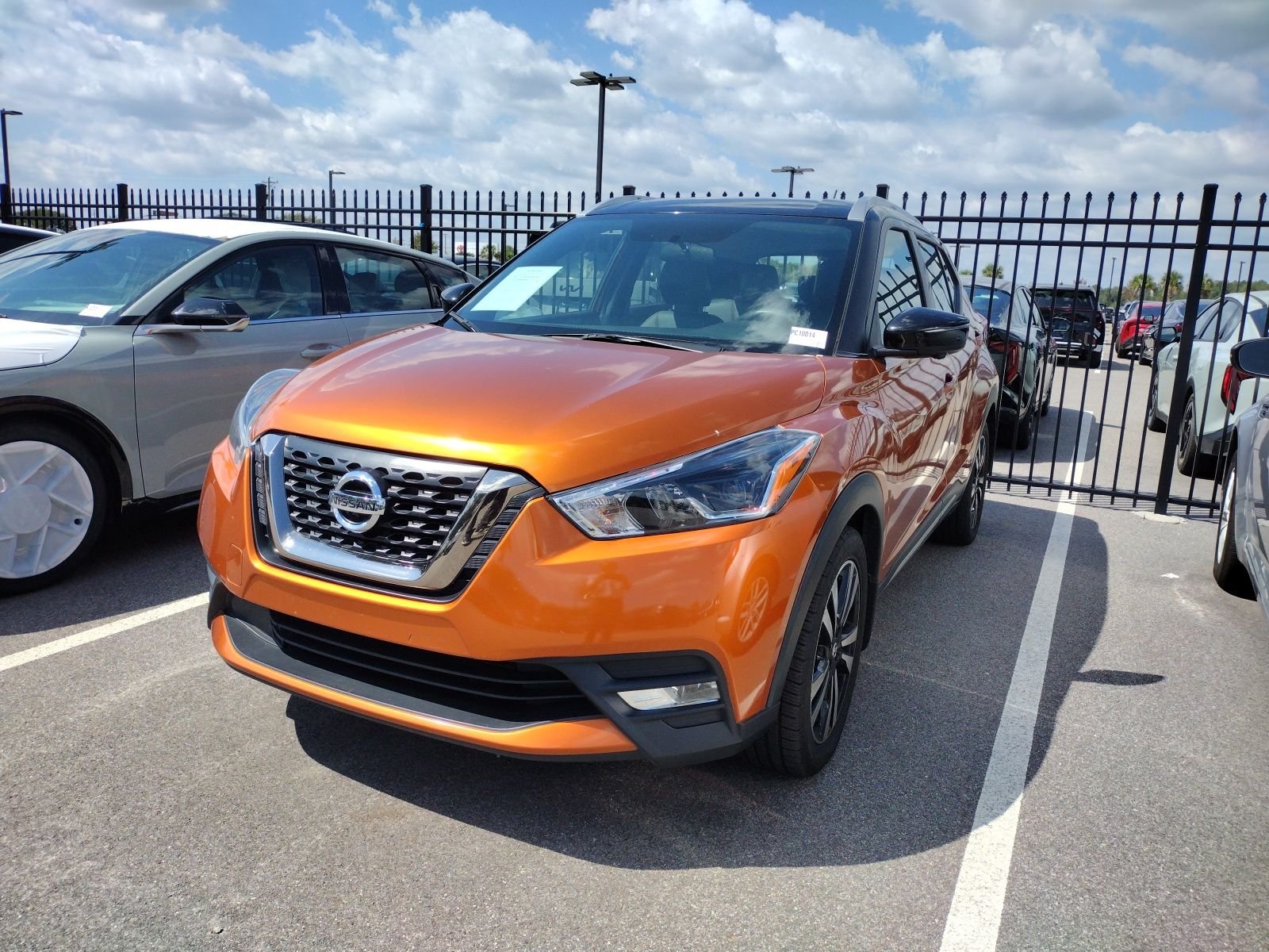 Used 2019 Orange Nissan SR image 3