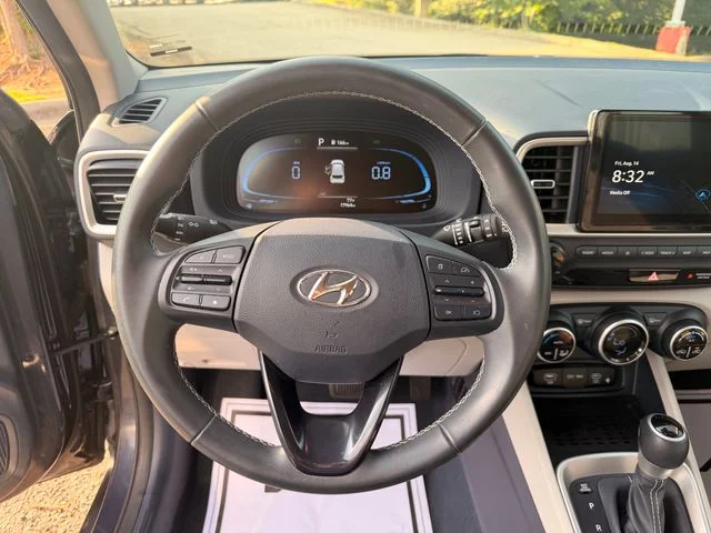 Used 2023 White Hyundai Limited image 14