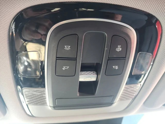 Used 2022 Green Hyundai SEL image 21
