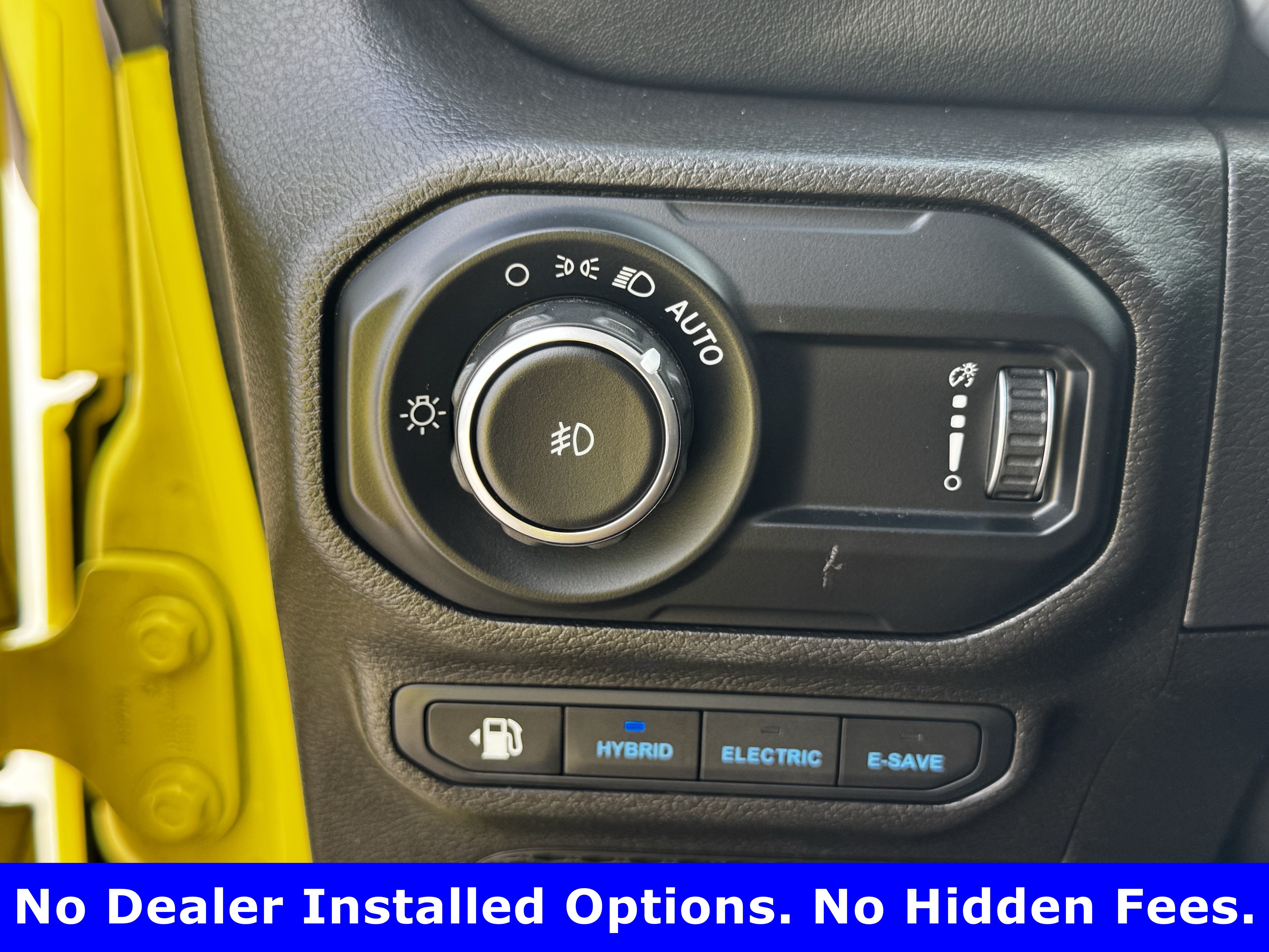 Used 2023 High Velocity Clearcoat Jeep Sahara image 24