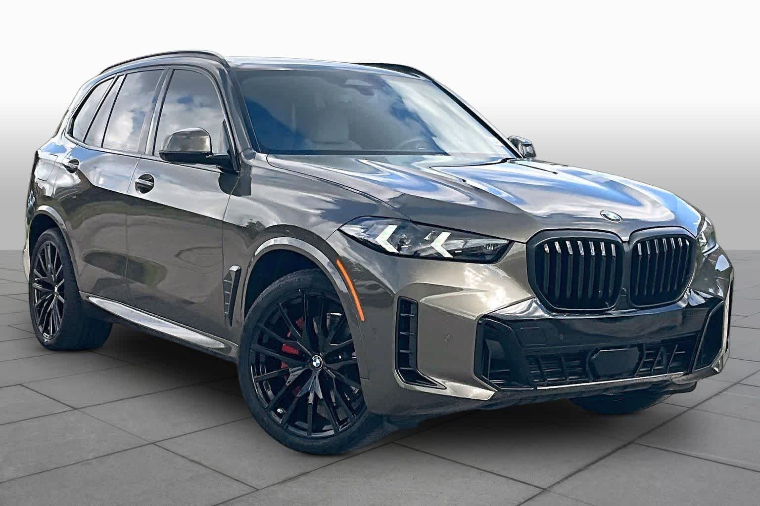 Used 2026 Manhattan Green Metallic BMW sDrive40i image 2