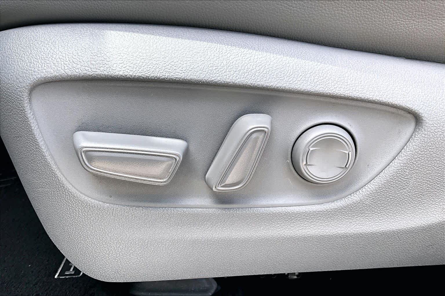 Used 2022 Opulent Amber Toyota XLE image 28