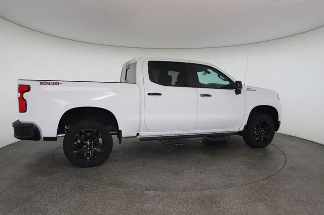 Used 2021 White Chevrolet LT Trail Boss image 25