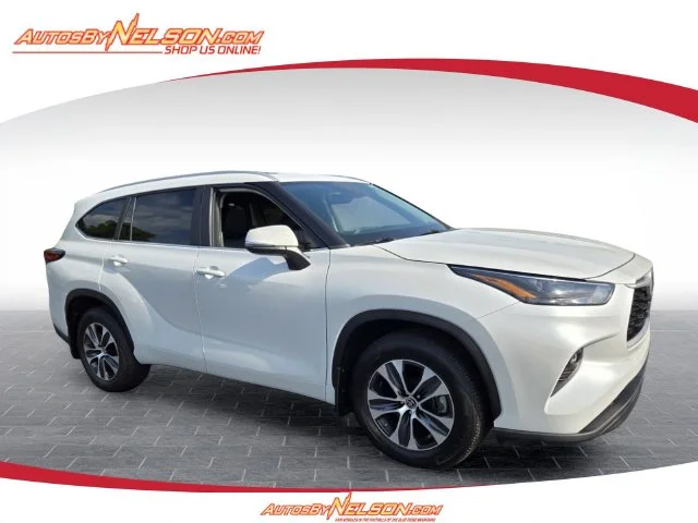 Used 2023 Beige Toyota XLE image 1