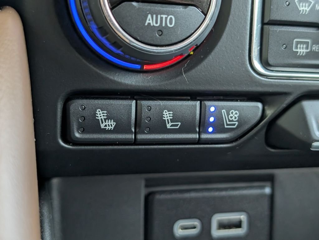 Used 2024 Black Chevrolet High Country image 17