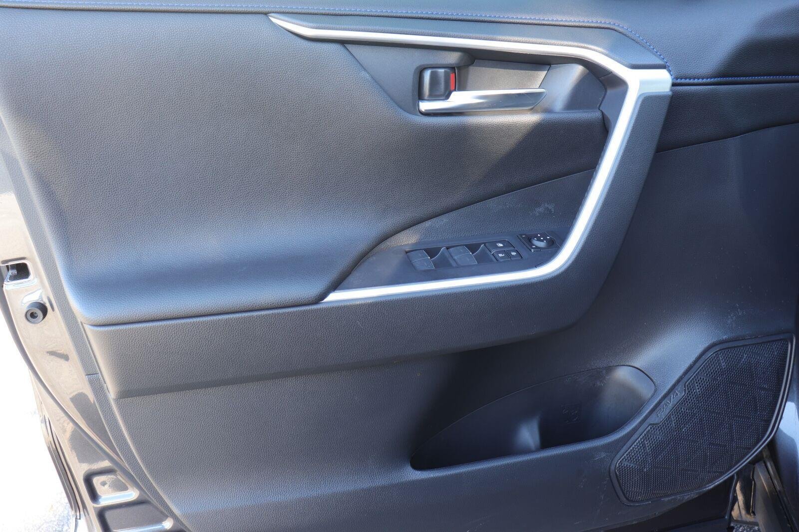 Used 2023 Silver Sky Metallic/Midnight Black Metallic Toyota XSE image 9