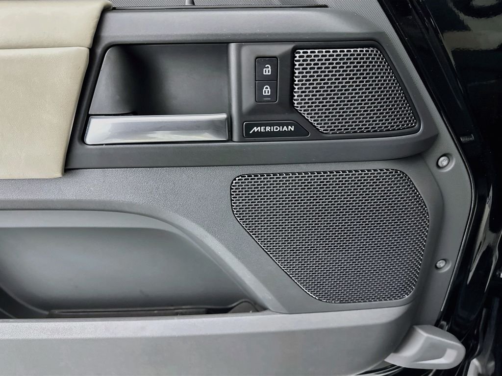 Certified Used 2024 Black Land Rover X-Dynamic SE image 19