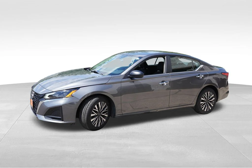 Used 2025 Gun Metallic Nissan 2.5 SV image 10