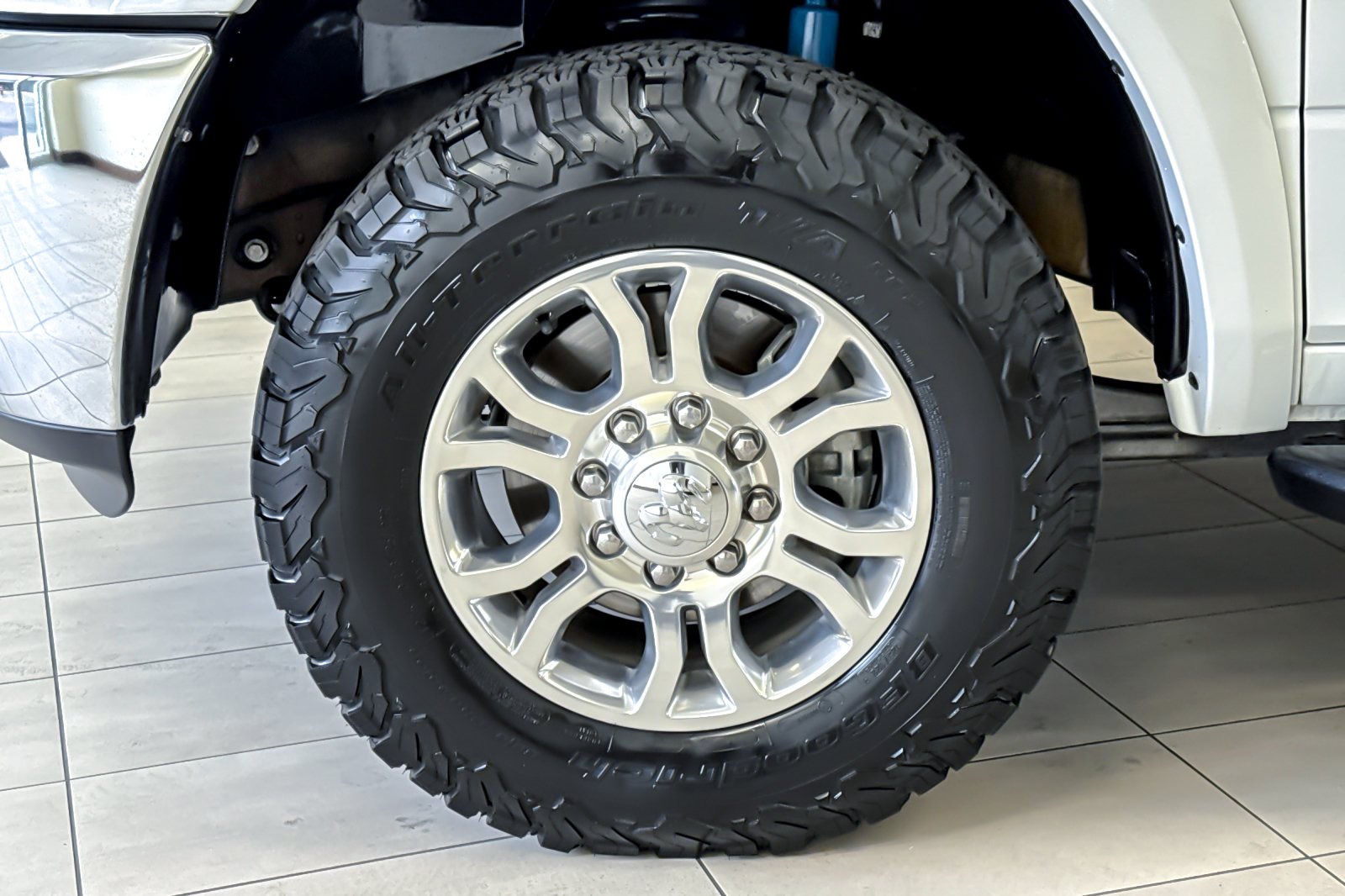 Used 2018 Bright White Clearcoat Ram Laramie image 25