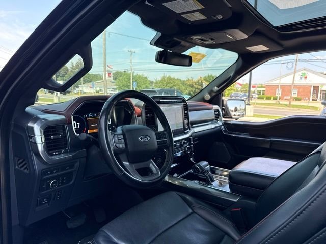 Used 2021 Black Metallic Ford Lariat image 9