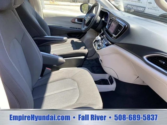 Used 2023 Black Chrysler LX image 20