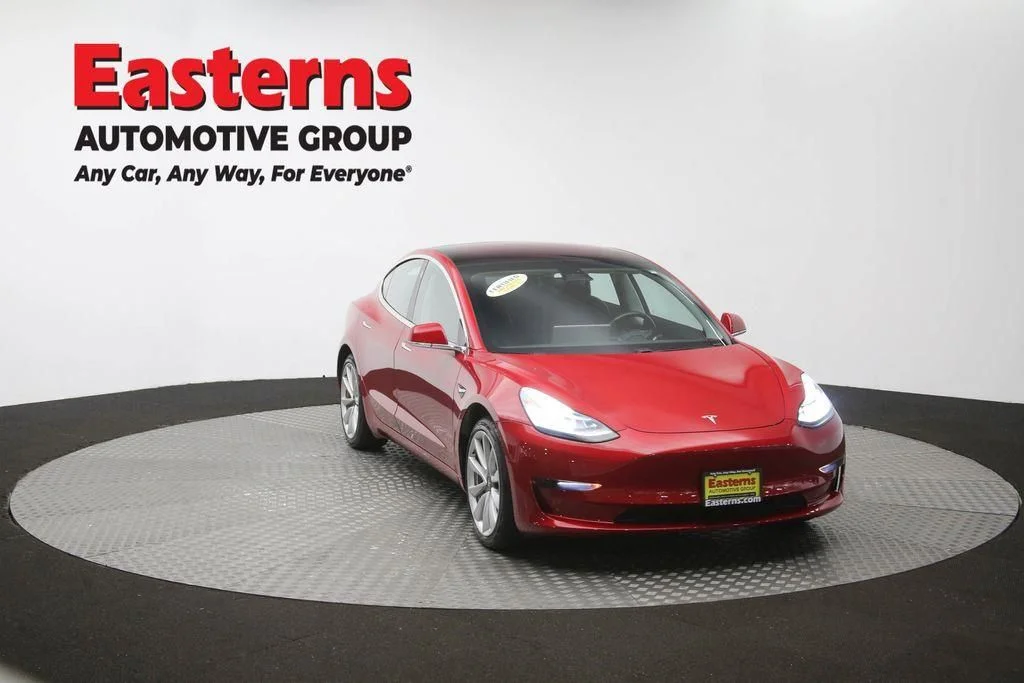 Used 2018 Red Tesla Long Range image 47