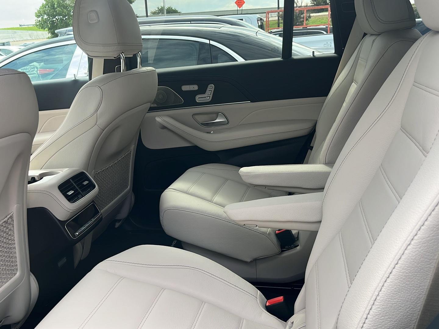 Certified Used 2024 MANUFAKTUR Diamond White Metallic Mercedes-Benz GLS 450 image 11