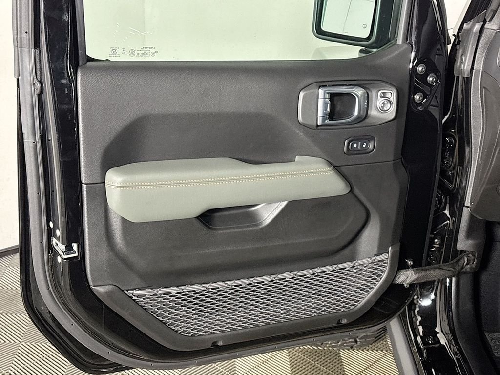 New 2026 Black Clearcoat Jeep Mojave X image 10