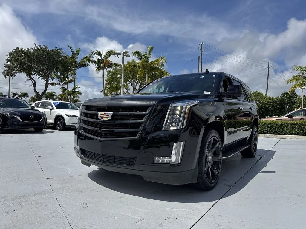 Used 2020 Black Raven Cadillac Luxury image 31