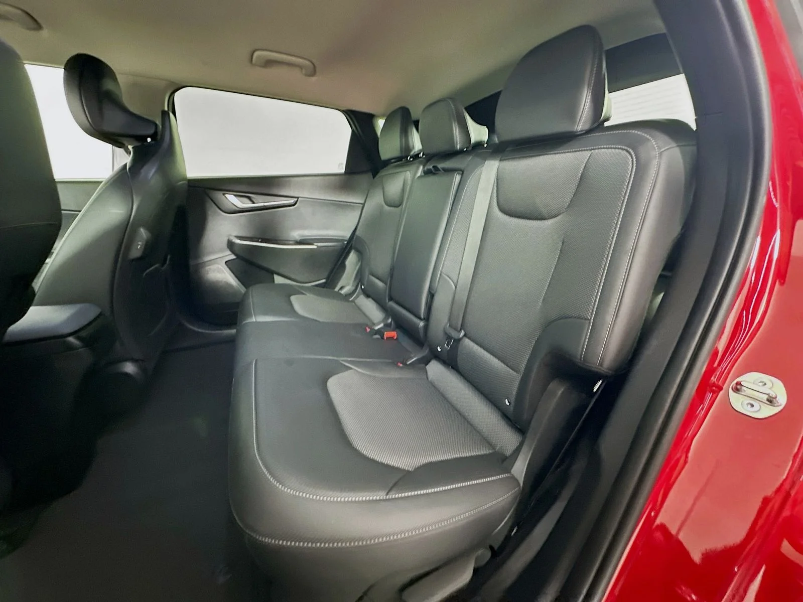 Used 2024 Runway Red Kia Light image 25