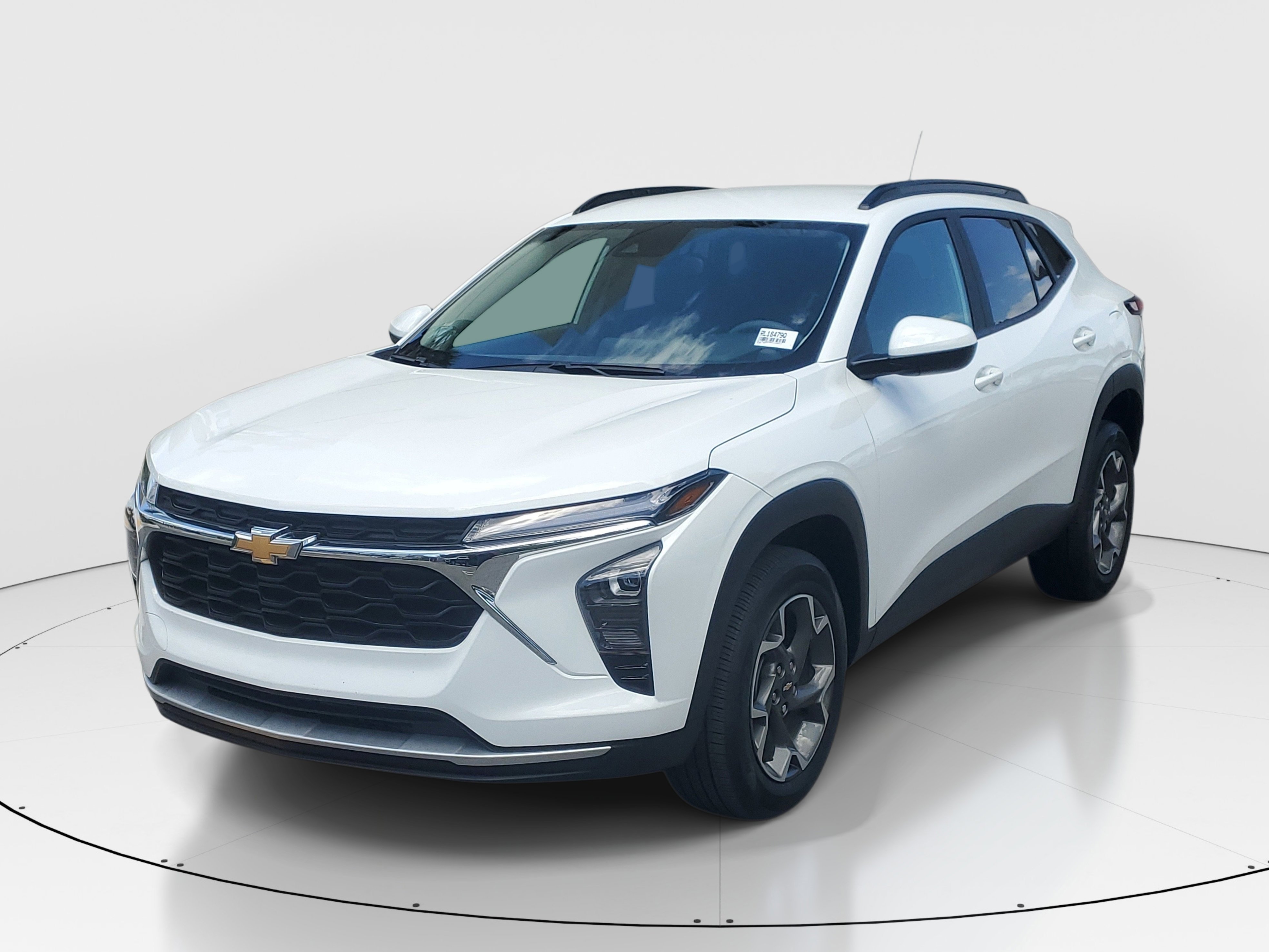 Used 2025 Summit White Chevrolet LT image 3